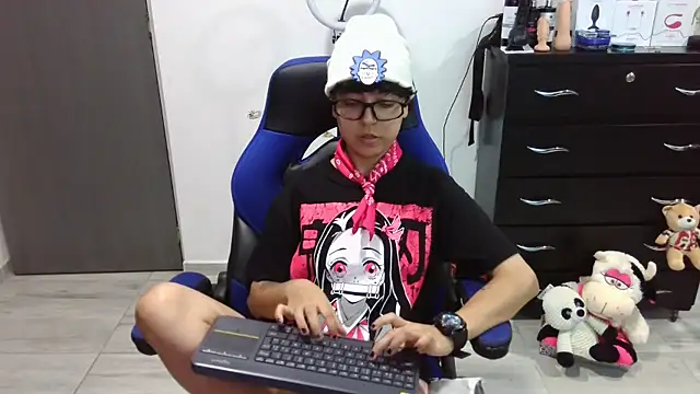 thomascooper7 online show from January 11, 2:05 am