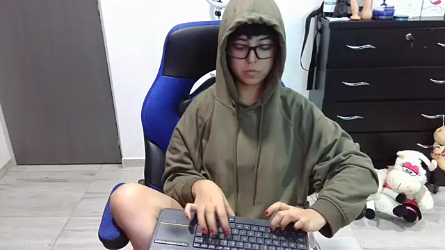 thomascooper7 online show from November 28, 1:19 am