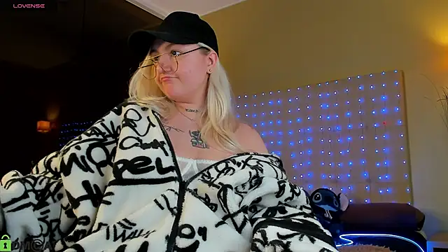 Debbie Taylor online show from April 18, 7:58 pm