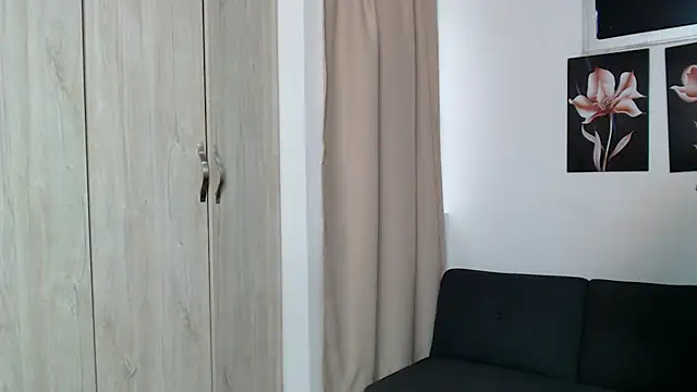 lily f00x online show from February 14, 1:02 pm