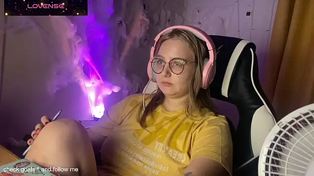 JacyWinslat online show from October 31, 8:46 pm