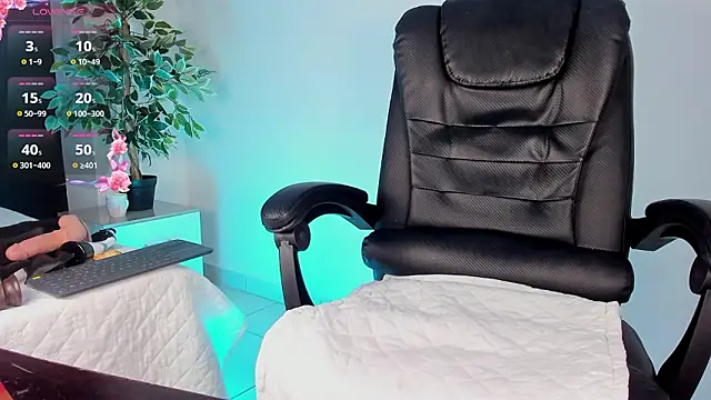 Aixa hill1 online show from February 18, 1:49 am