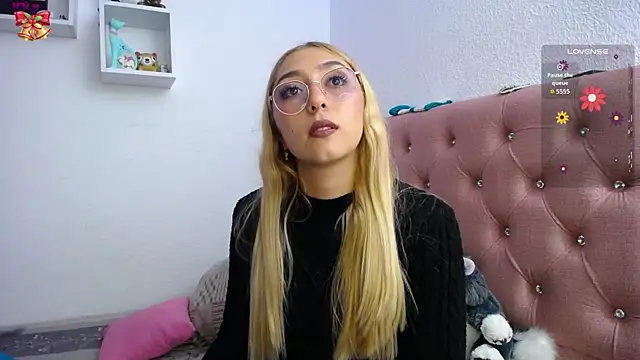 Soffy-brooks online show from November 12, 3:26 am