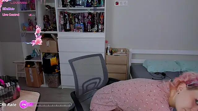 School Love online show from January 15, 7:03 am