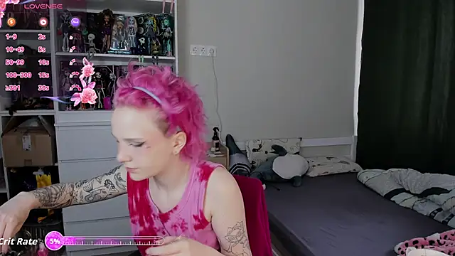 School Love online show from March 3, 7:25 am