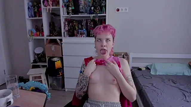 School Love online show from January 9, 7:13 am