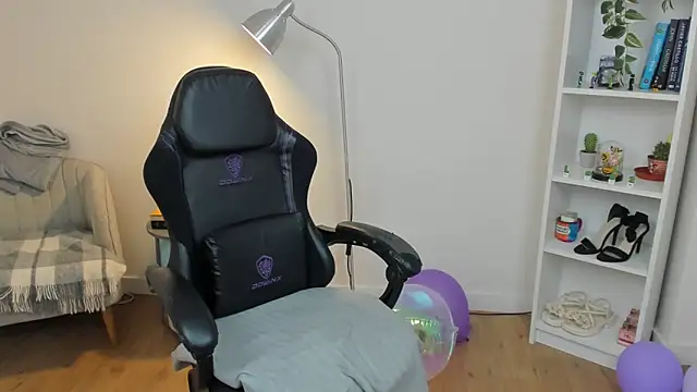  BellaEvans  online show from October 18, 5:32 am