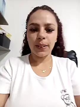 Mommy-Hot online show from February 17, 1:49 am