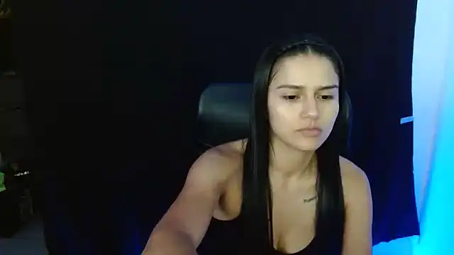 Snapshot of cloe_fox chatting on October 3, 5:45 am cloe fox online show from October 3, 5:45 am