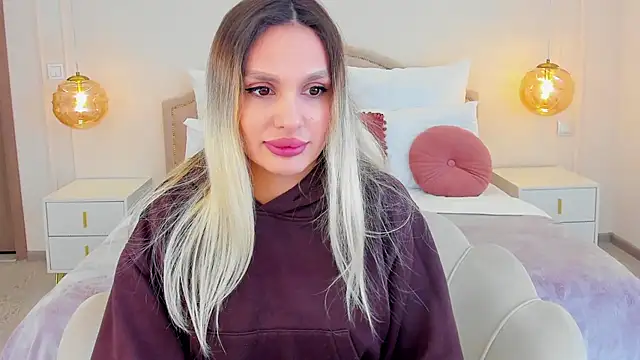 MissLoou online show from February 3, 6:11 am