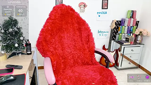 RoxaneEvans  online show from December 21, 5:17 pm