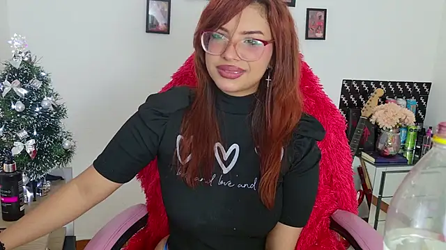 RoxaneEvans  online show from December 4, 5:57 pm