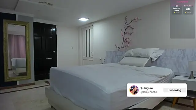 charolbruce 1 online show from March 3, 11:38 am