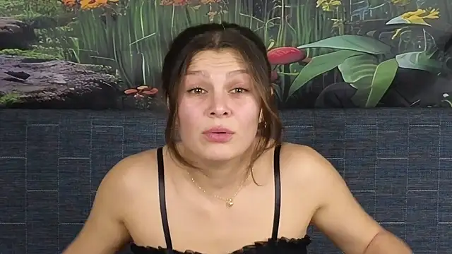 Snapshot of MadameDeFeu chatting on October 14, 12:41 pm MadameDeFeu online show from October 14, 12:41 pm