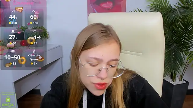 LayriantaVee online show from October 6, 6:19 am