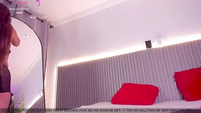 valentina lux online show from March 27, 7:36 pm