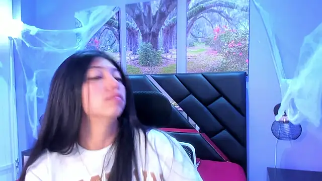 KimberlyVillaLobos online show from November 11, 11:40 am