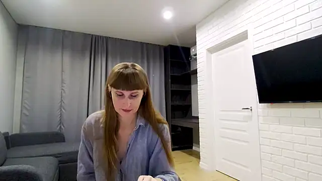 Daniella Lorente online show from December 5, 2:00 am