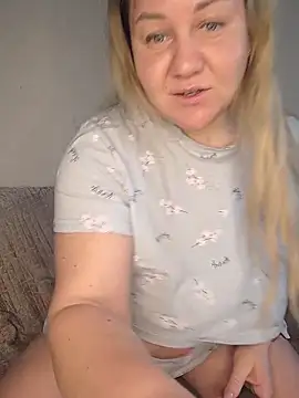 AnnaCurvy online show from February 7, 9:57 am