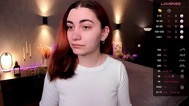 hannacheekss  online show from April 6, 2:00 am