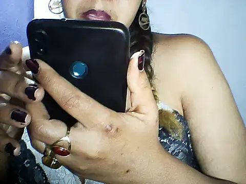 layanah12 online show from October 24, 7:43 pm