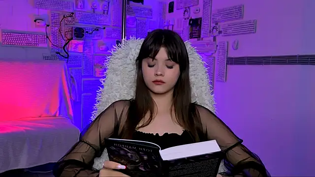 EvaThopson online show from April 6, 10:16 am