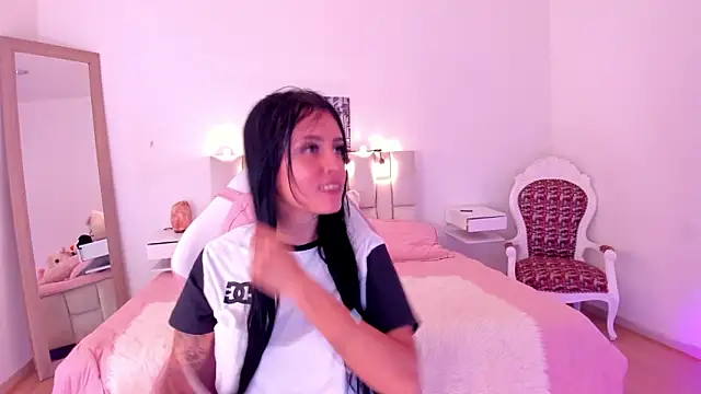 yenny garcia online show from December 18, 6:56 pm