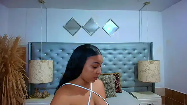 EileenBenzon online show from January 6, 6:22 pm