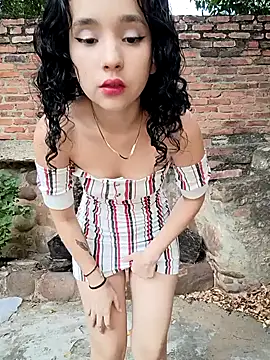 sweet outdoor charm online show from November 12, 8:18 pm