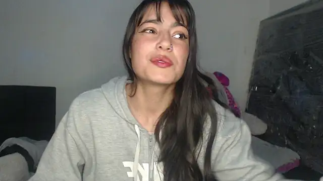 skinny sweet2411 online show from April 17, 4:36 am