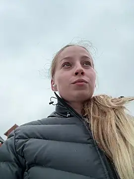 Hr Fru Olsen online show from February 7, 2:21 pm