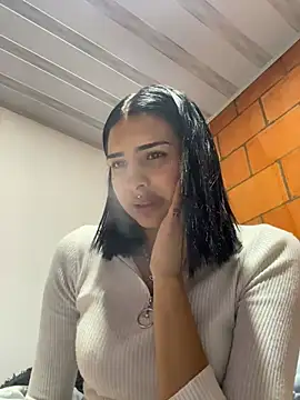 Hilary pinkk online show from April 17, 4:58 am