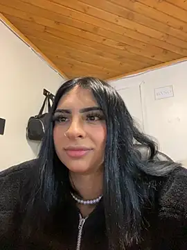 Hilary pinkk online show from December 3, 2:36 am