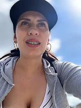 Alysson-- online show from April 18, 2:30 pm