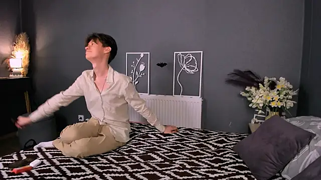 AndrewwCarter2 online show from February 14, 7:27 pm