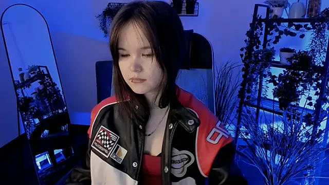 Elainebeness online show from April 18, 10:31 pm