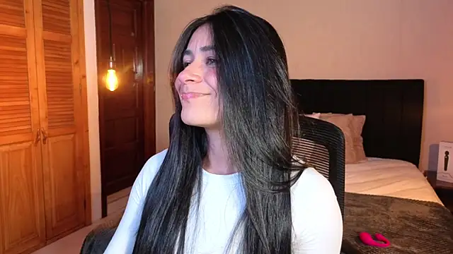 ChloeTurner  online show from April 6, 8:21 pm