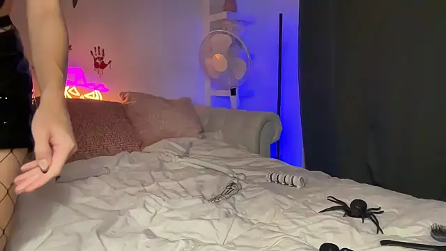 mollywilde online show from October 30, 10:44 pm