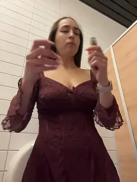 Holly Play online show from October 13, 10:40 am