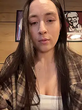 Holly Play online show from June 7, 9:49 am