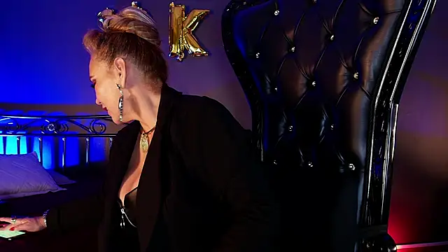 MelaniaKnauss online show from April 14, 7:58 pm