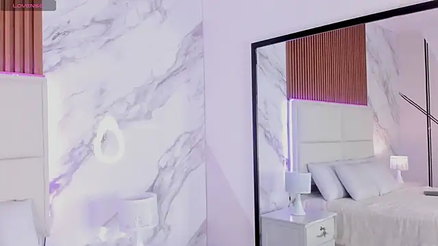 Iris Thompson  online show from April 6, 4:01 am