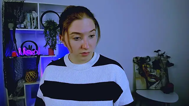 Snapshot of daisy_candy chatting on October 31, 2:24 am daisy candy online show from October 31, 2:24 am