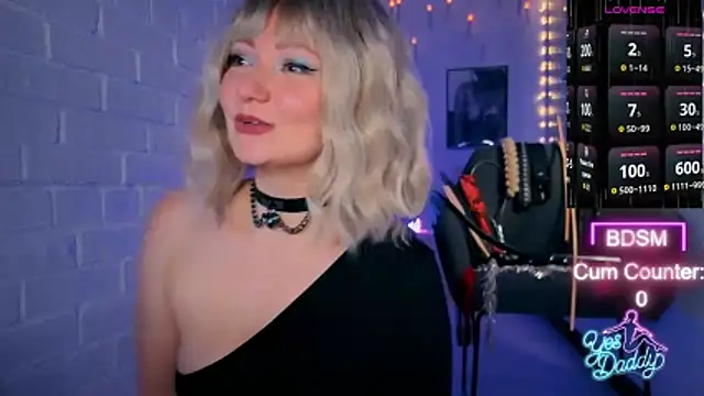 Sandralawrence online show from March 4, 9:43 pm