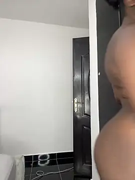 prettiepearl online show from February 3, 2:00 pm