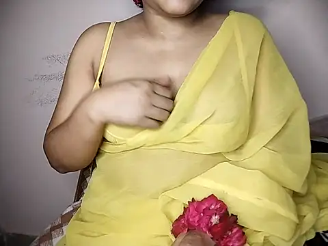 Snapshot of karishma chatting on October 2, 6:57 pm karishma online show from October 2, 6:57 pm