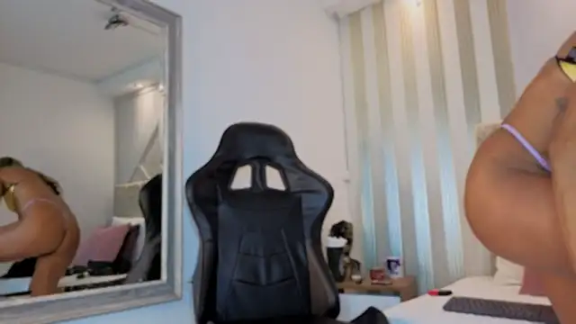 Tayra Pradit online show from February 1, 6:17 pm