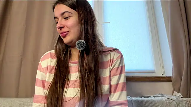 elisa moon online show from May 17, 3:00 pm