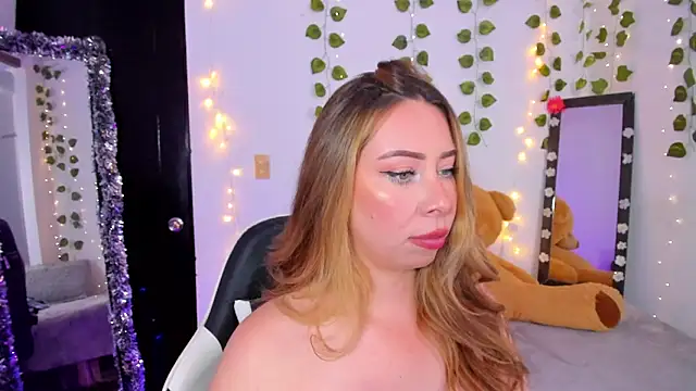 JanneKim online show from March 30, 2:49 pm