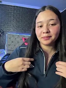 Paloma  LS online show from February 21, 8:20 pm